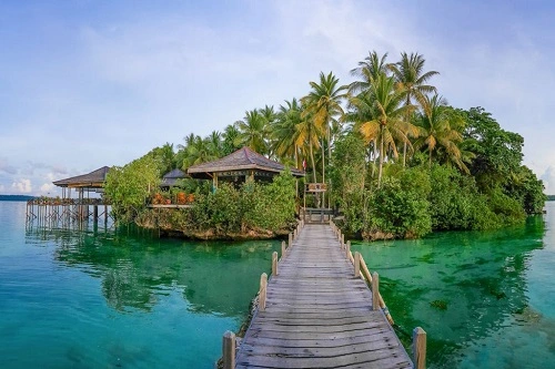 Derawan islands, tourist place in Indonesia